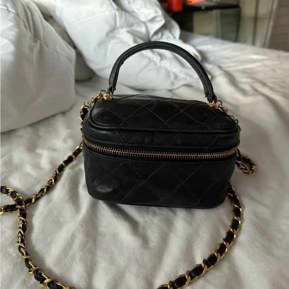 Vintage Chanel Quilted Vanity Bag - Picture 3 of 12